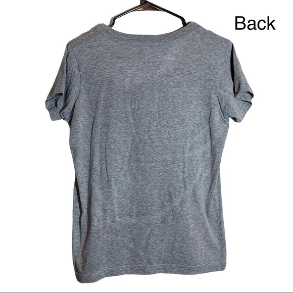 University of Iowa Hawkeyes Short Sleeve V-Neck Graphic T-Shirt Size Medium - Picture 6 of 13